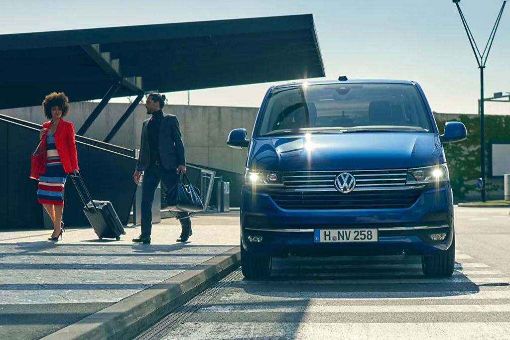 Volkswagen Caravelle disponible à la location chez Volkswagen DBF Toulouse