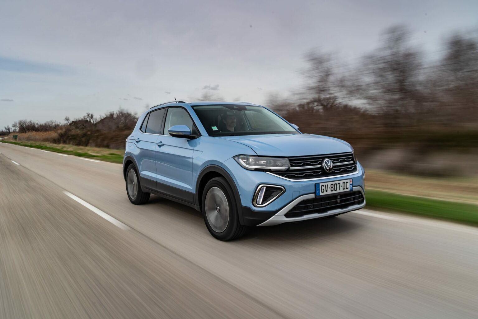 t-cross sur route