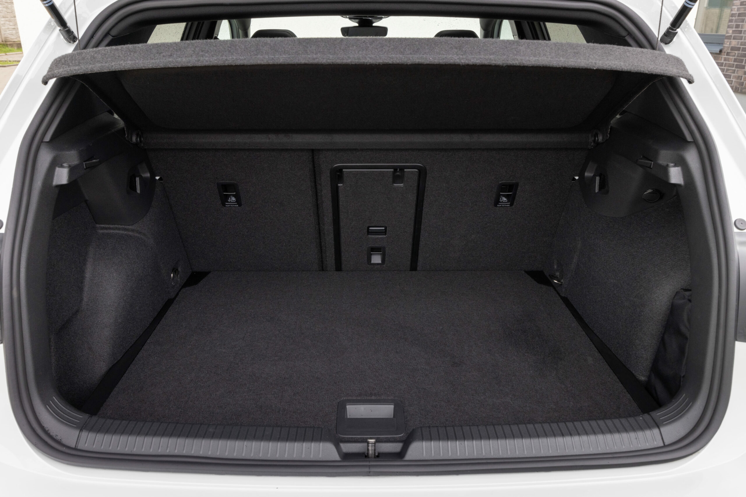 coffre ouvert pour valise volkswagen Golf