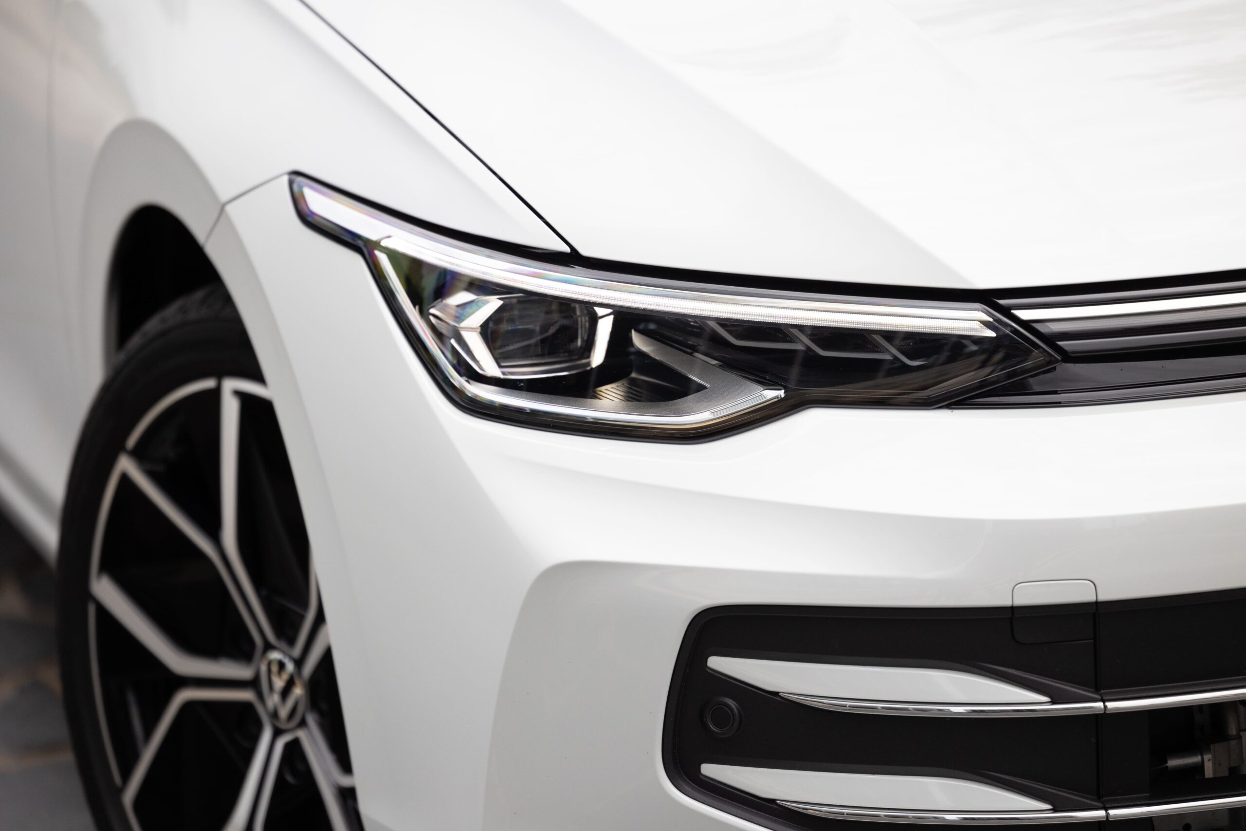 feux avant avec jante golf